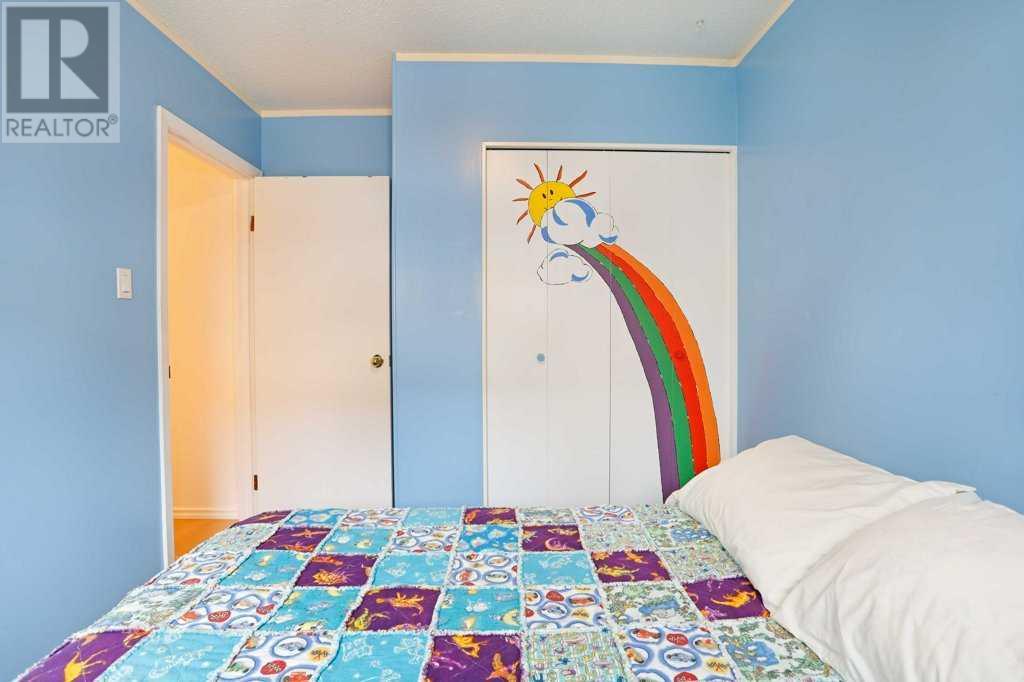 65 Eastbrook Drive E Property Photo 19