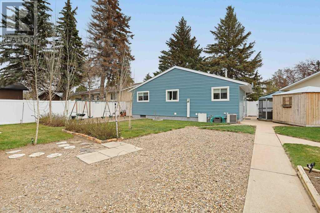 65 Eastbrook Drive E Property Photo 33