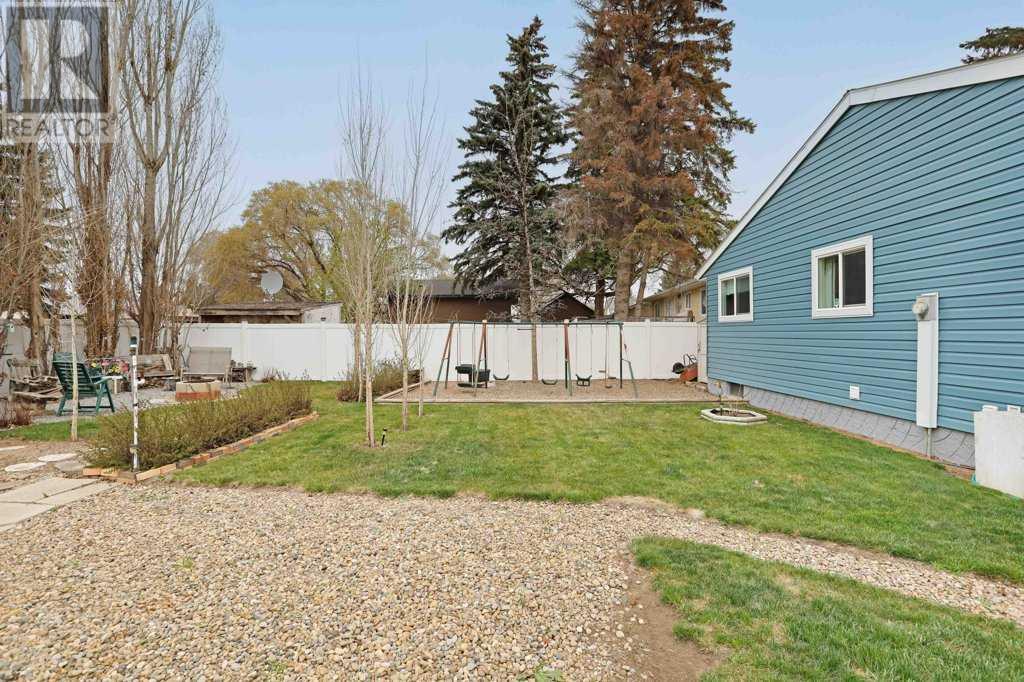 65 Eastbrook Drive E Property Photo 34
