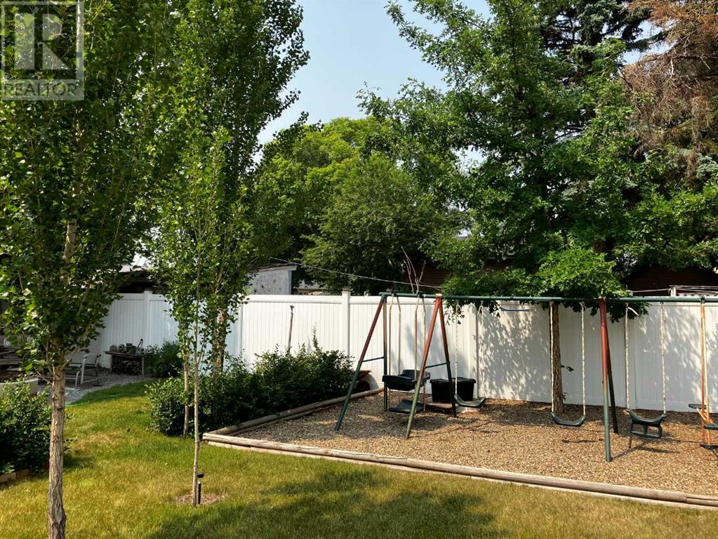 65 Eastbrook Drive E Property Photo 35
