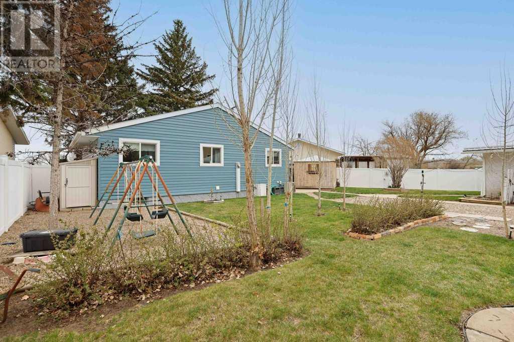 65 Eastbrook Drive E Property Photo 38