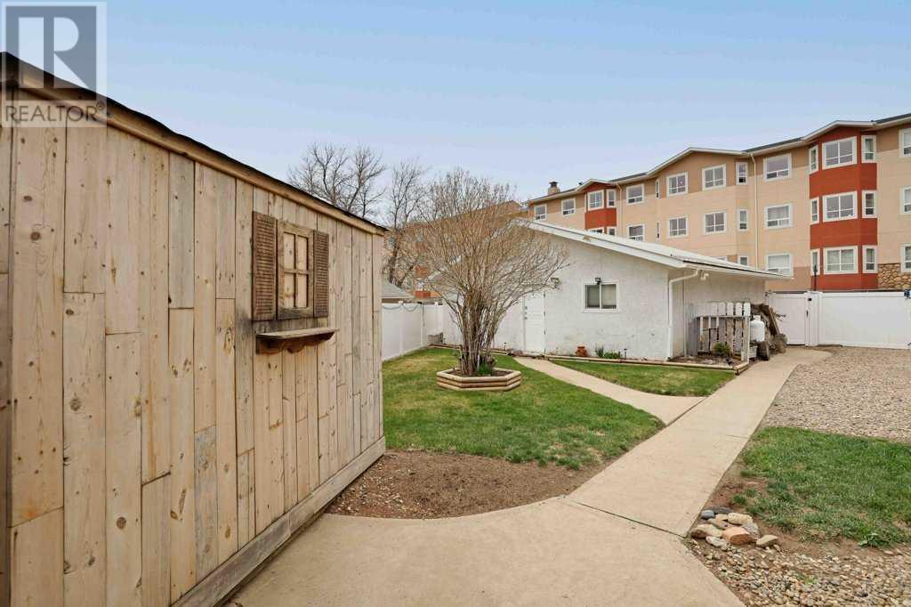 65 Eastbrook Drive E Property Photo 40