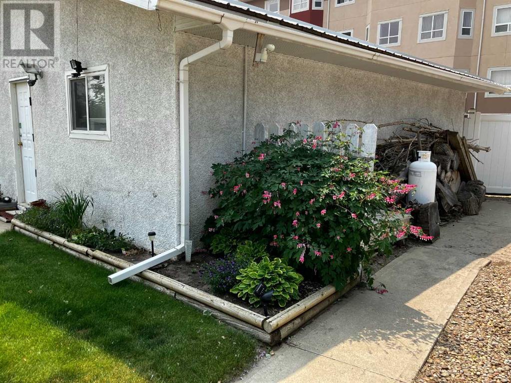 65 Eastbrook Drive E Property Photo 41