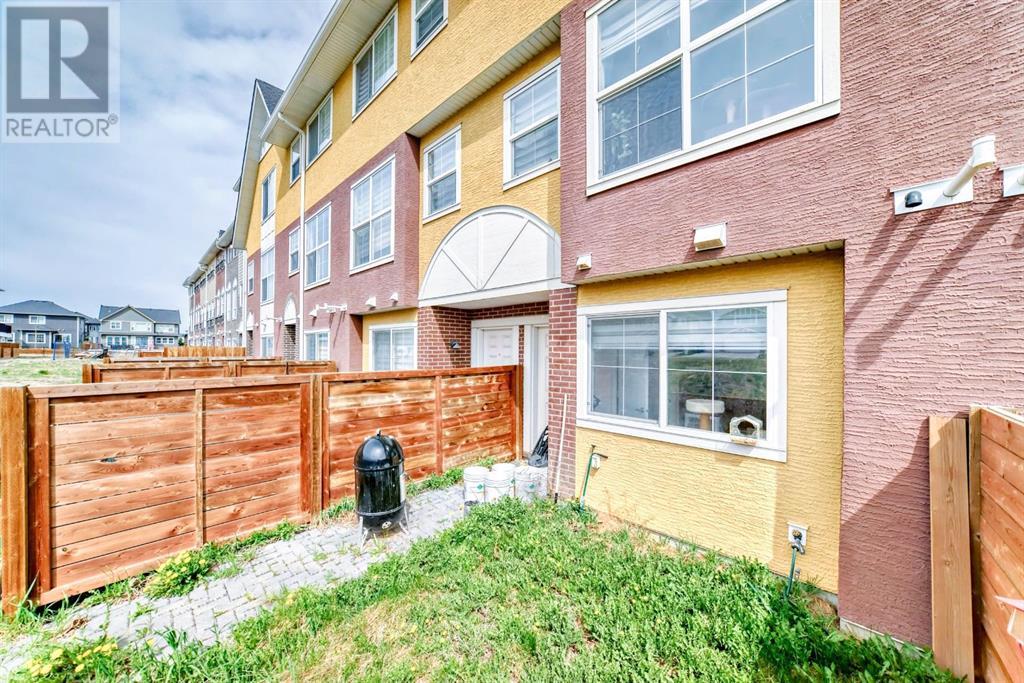 40, 248 Kinniburgh Boulevard Property Photo