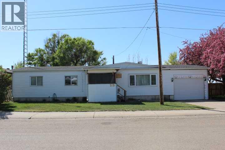 205 4 Street W