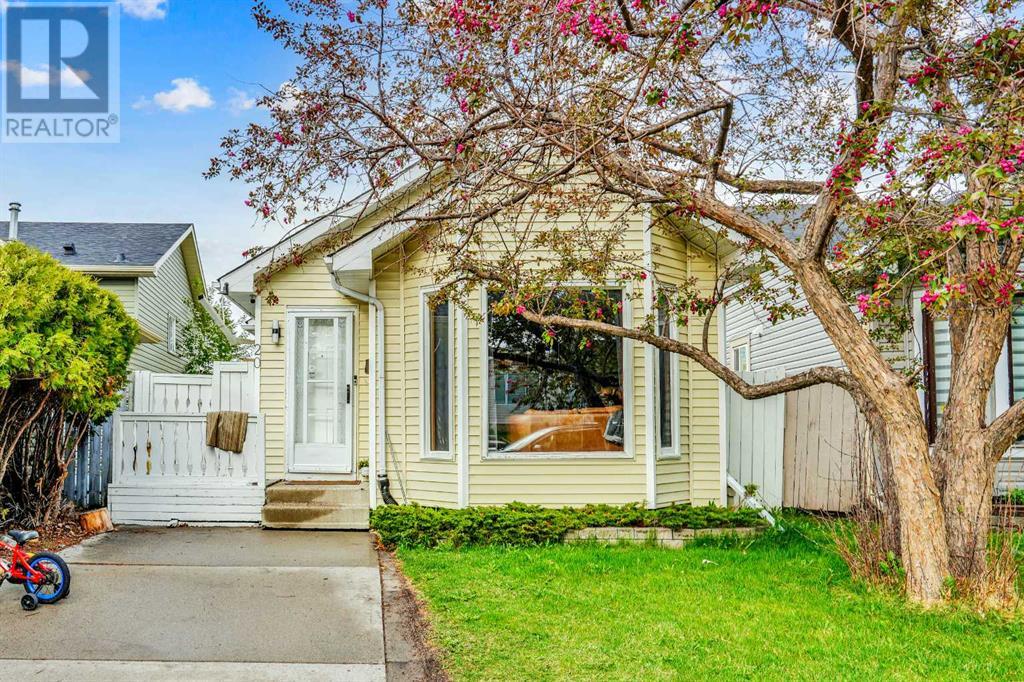 20 Martinview Crescent Ne Property Photo 1