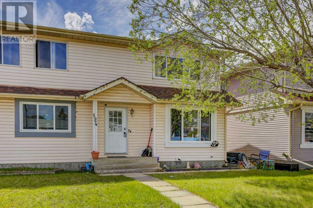 124 Castlebrook Rise Ne Property Photo 1