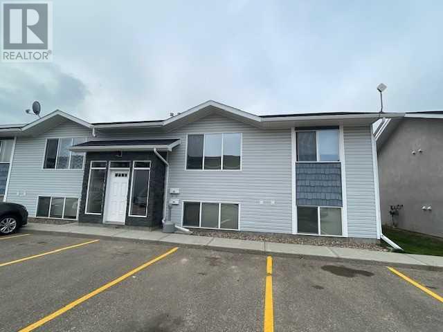 33, 4729 18 Street Property Photo 1