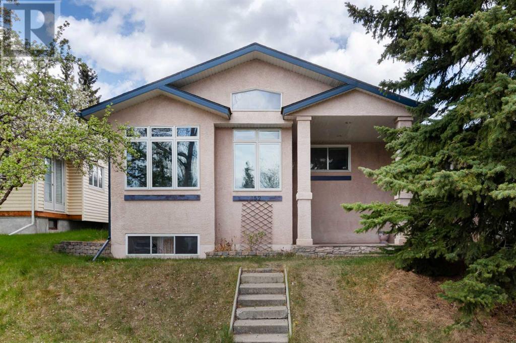 152 Capri Avenue Nw Property Photo 1