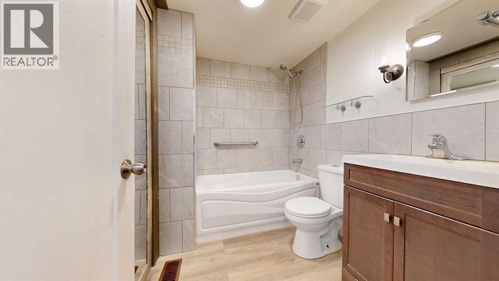 10520 101 Avenue Property Photo 6