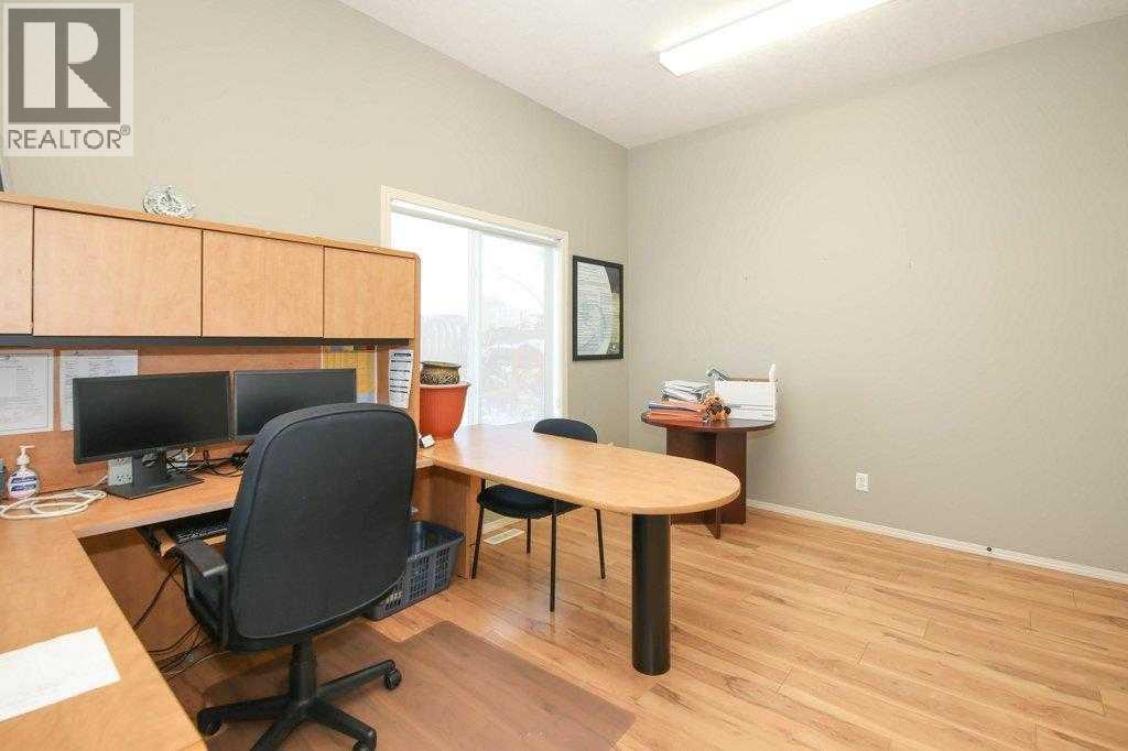 5209 49a Avenue Property Photo 29