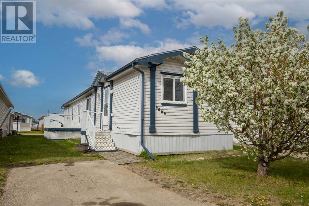 9006 86 Avenue Property Photo 1