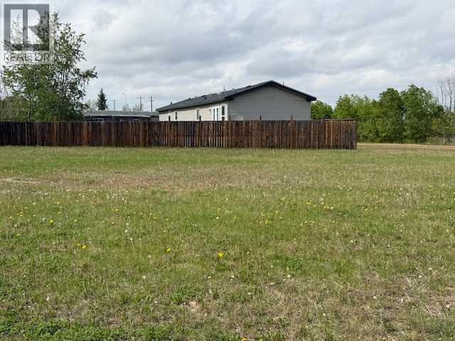 5032 45 Street Property Photo 1