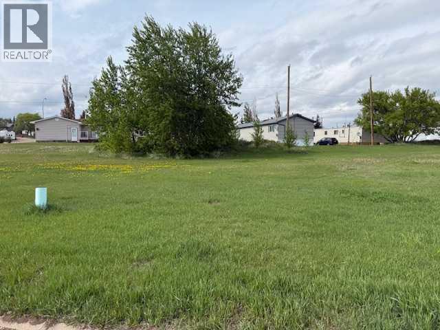 5012 45 Street Property Photo 1