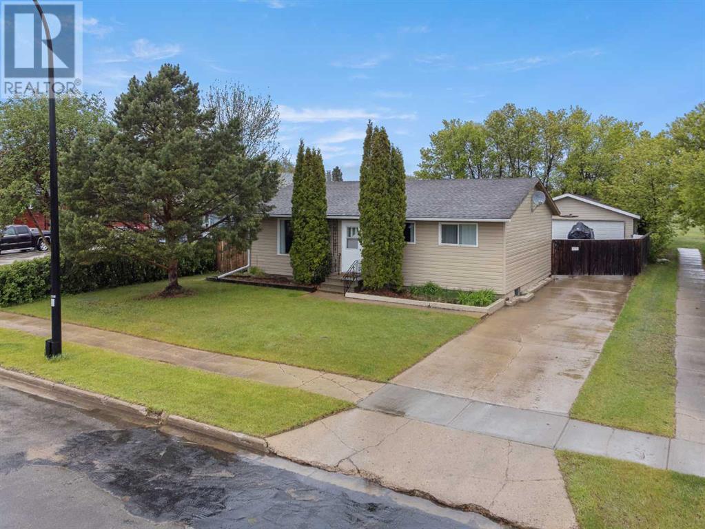 4714 31 Street Property Photo 1