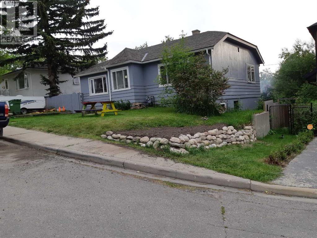 2507 15A Street SW Property Photo 1