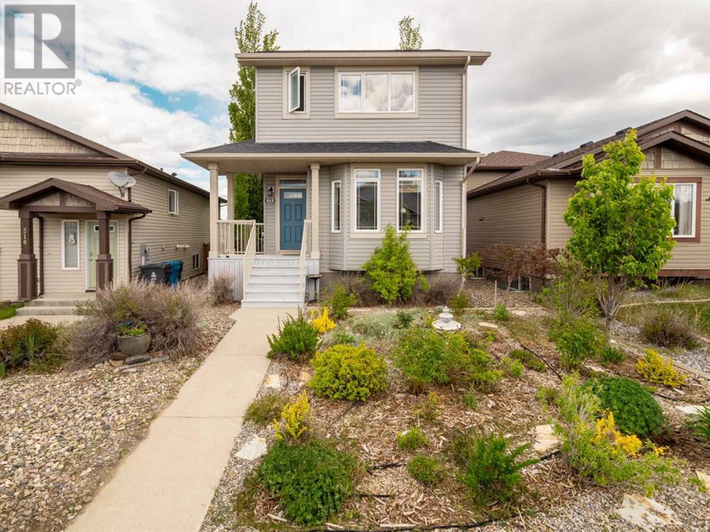 512 Silkstone Crescent W