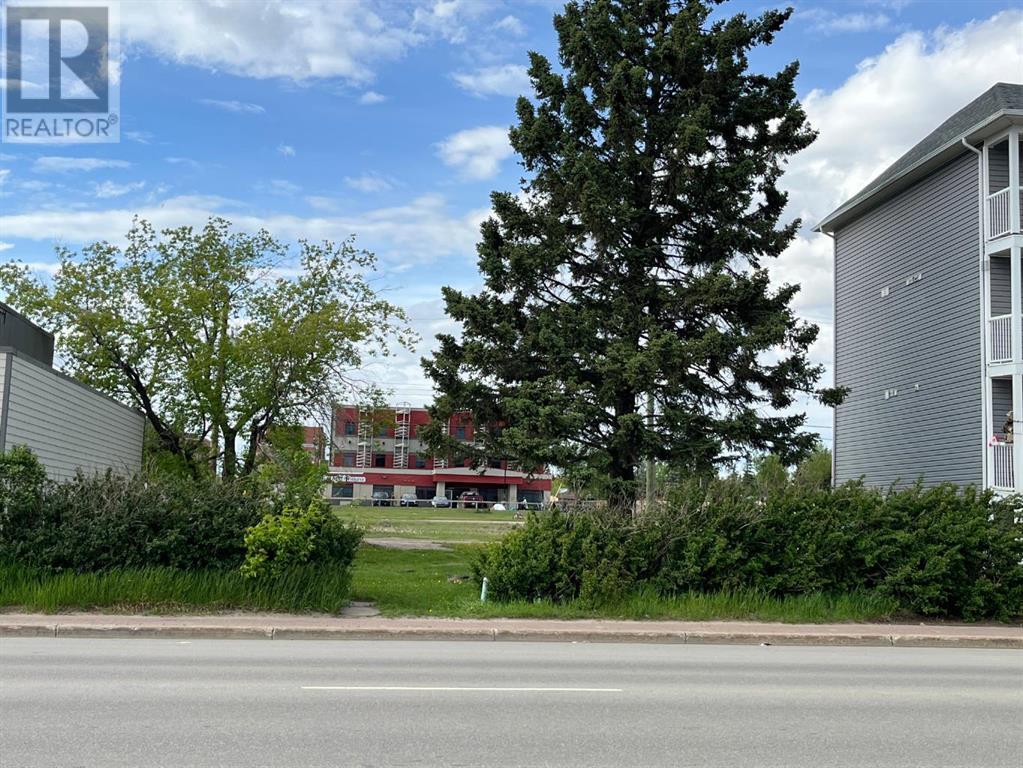 9716 100 Avenue Property Photo 1