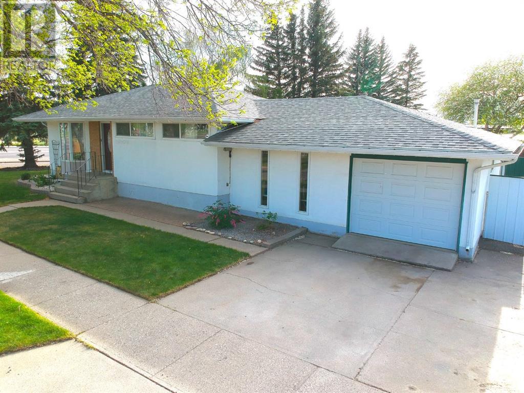 1132 11 Street S Property Photo 1