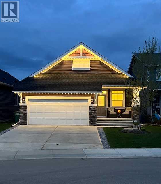 74 Bayview Circle SW Property Photo 1