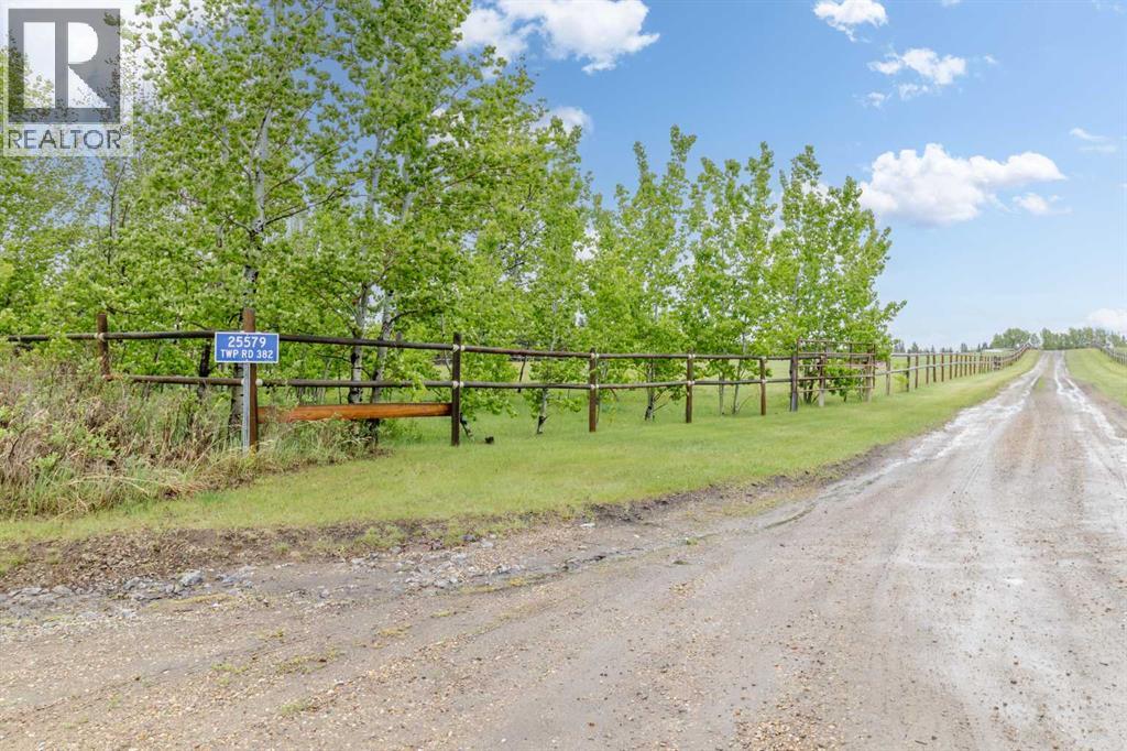 25579 Twp Rd 382 Property Photo 3