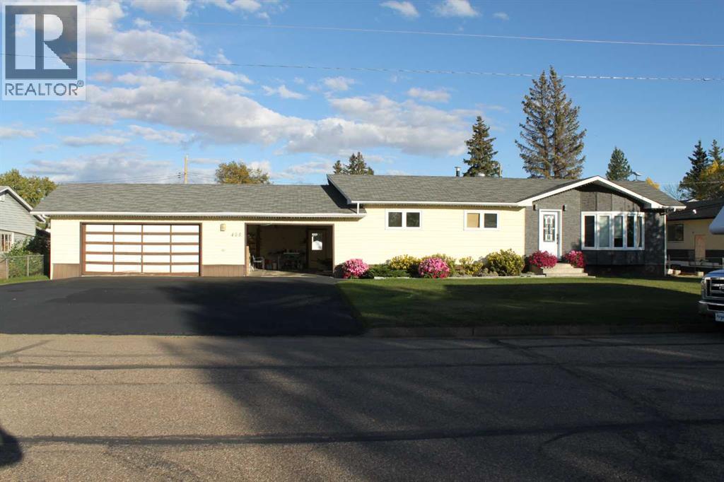 405 2nd Street NE Property Photo 1