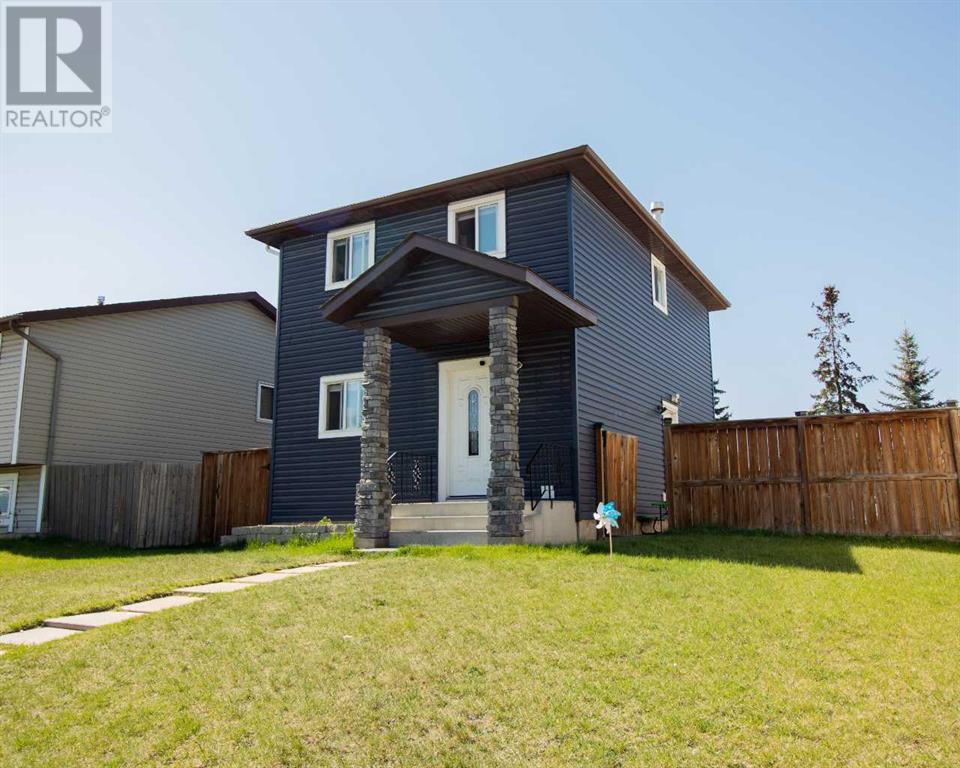 16 Castlebrook Road Ne Property Photo 1