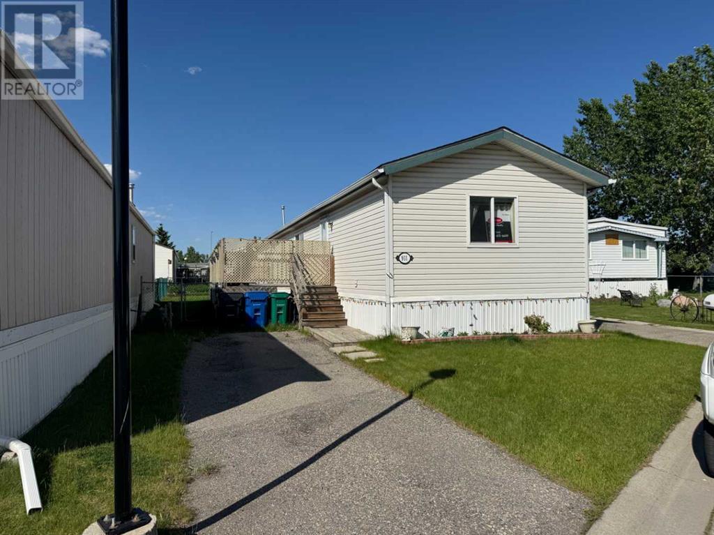 911, 1101 84 Street Ne Property Photo 1