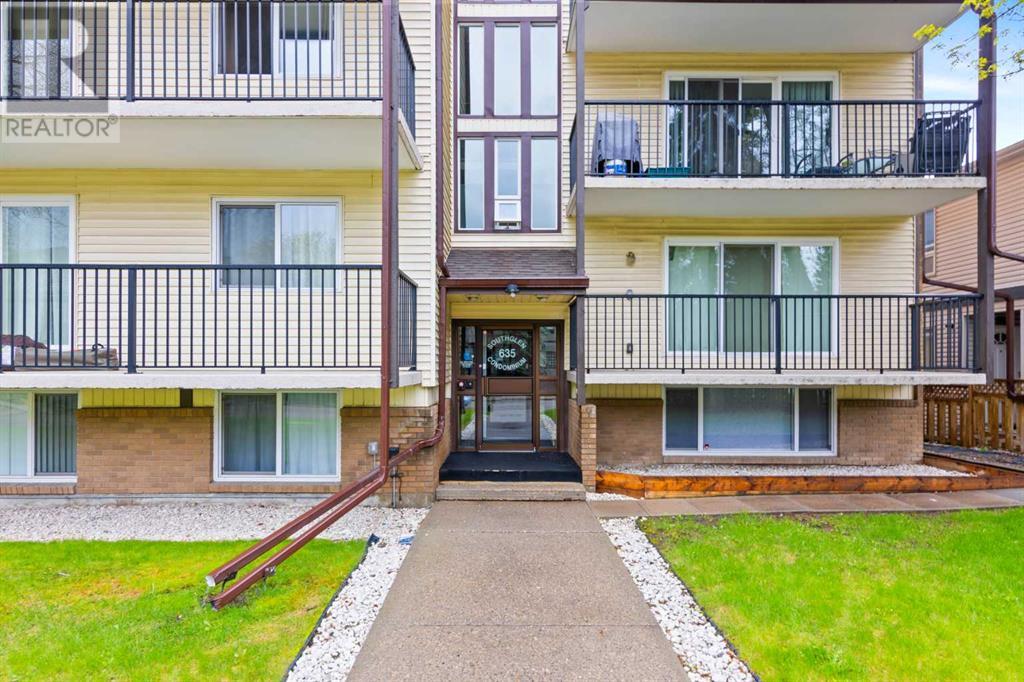 206, 635 56 Avenue SW Property Photo 1