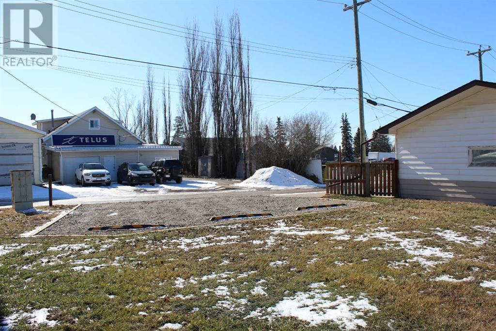 4517 55 Ave Property Photo 25