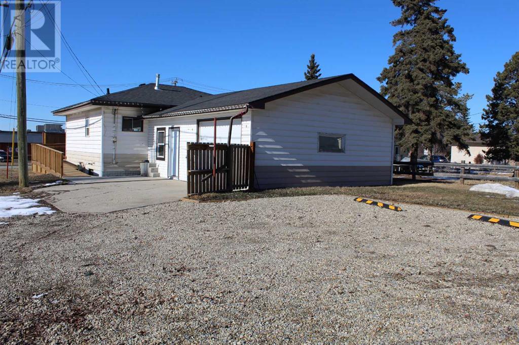 4517 55 Ave Property Photo 28