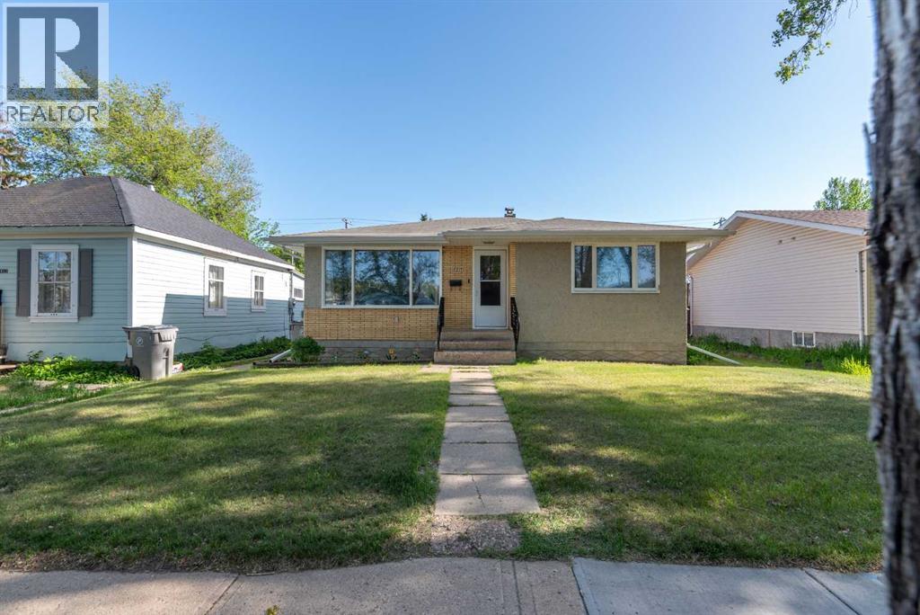 4813 46 Street Property Photo 1