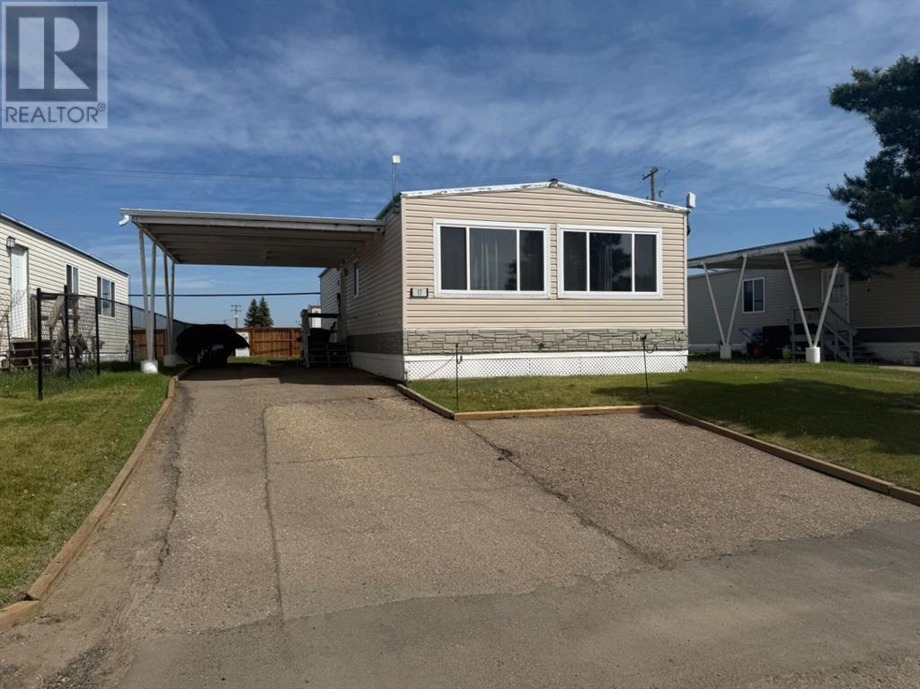 17, 5308 57 Street Property Photo 1