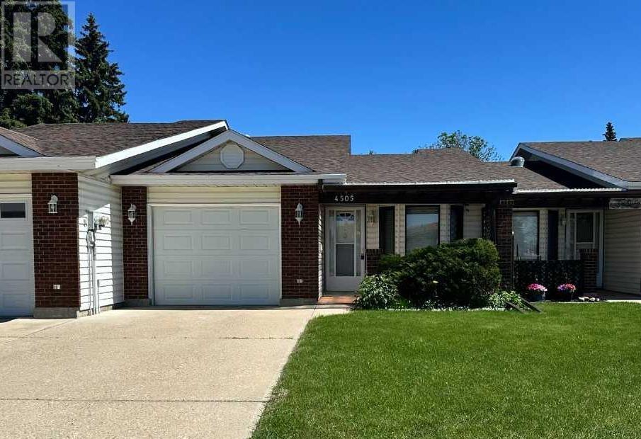 4505 52 Street Property Photo 1