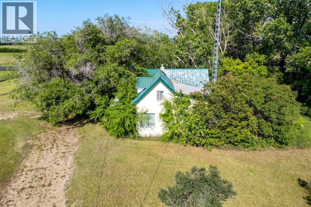 5124 53 Street Property Photo 1