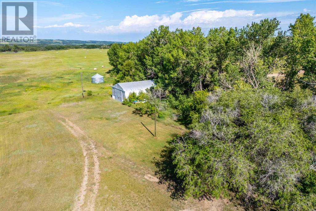 5124 53 Street Property Photo 4