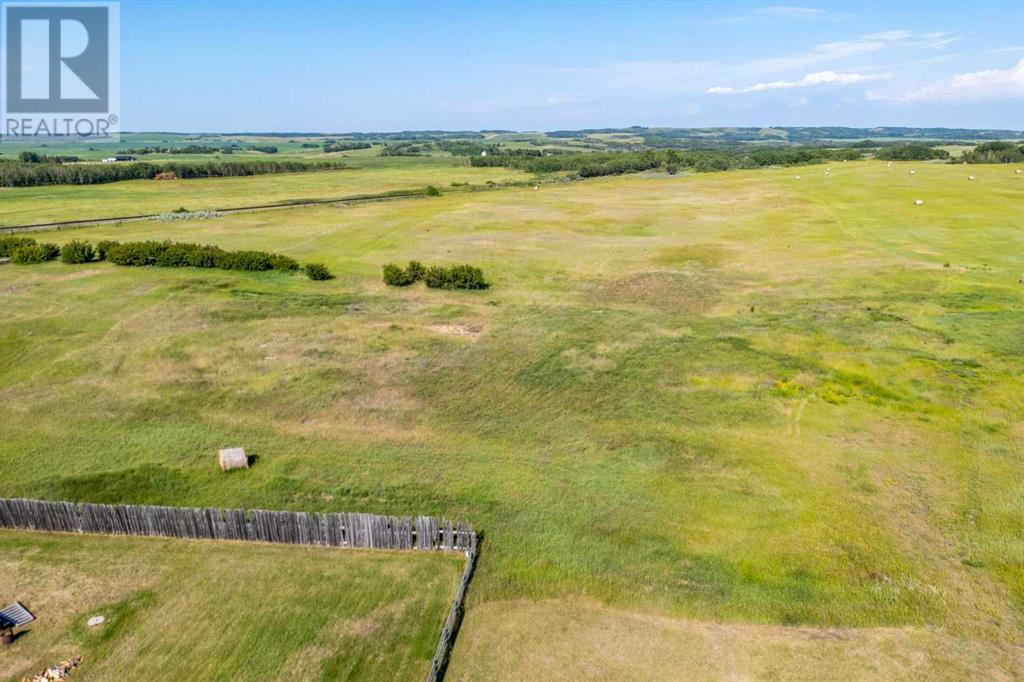 5124 53 Street Property Photo 5