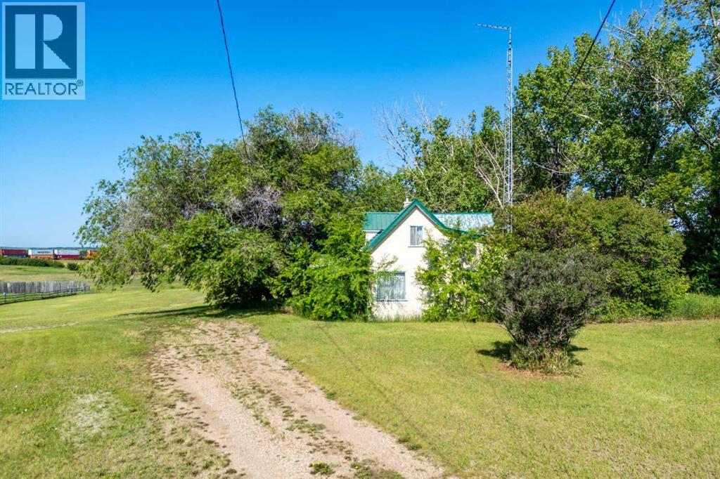 5124 53 Street Property Photo 9