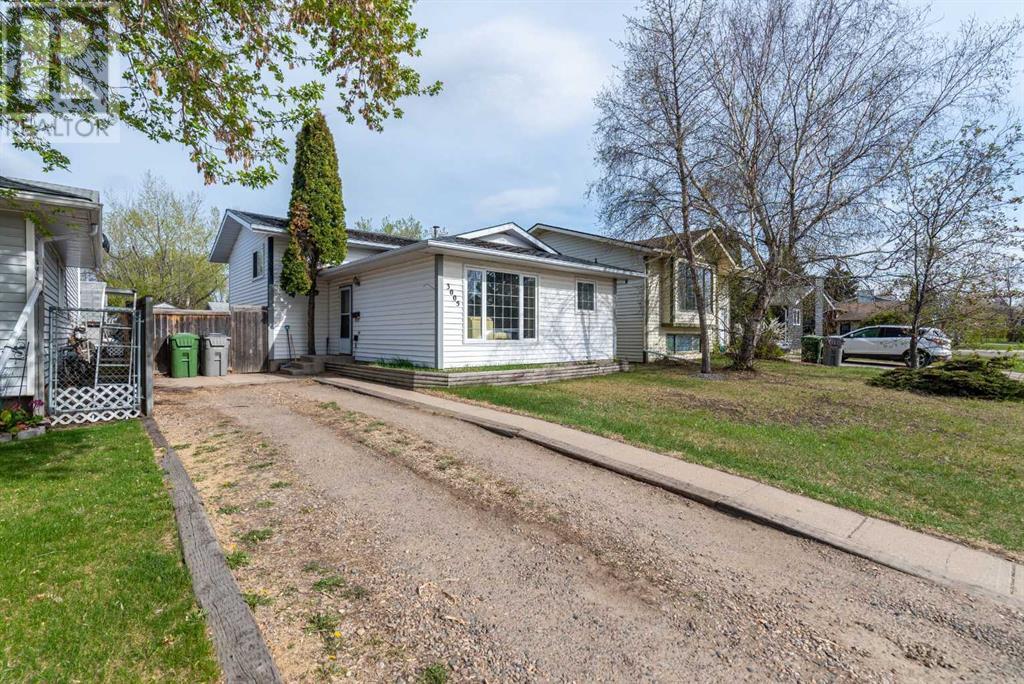 3005 46 Avenue Property Photo 1
