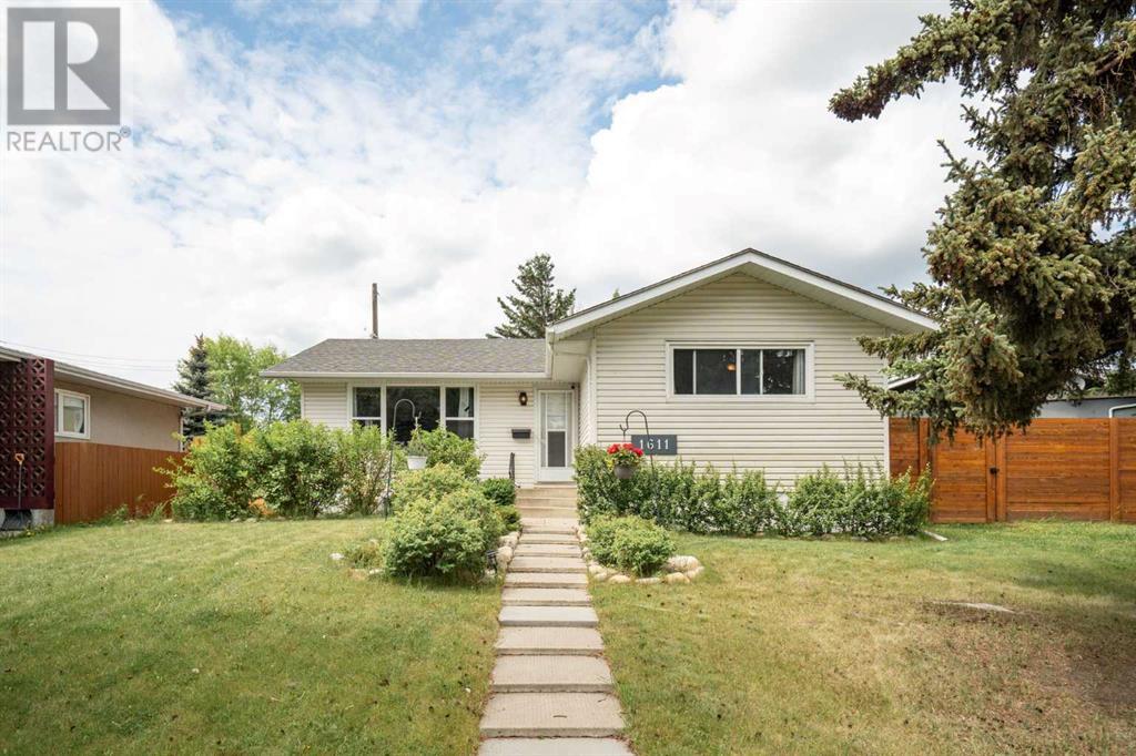 1611 Radisson Drive Se Property Photo 1