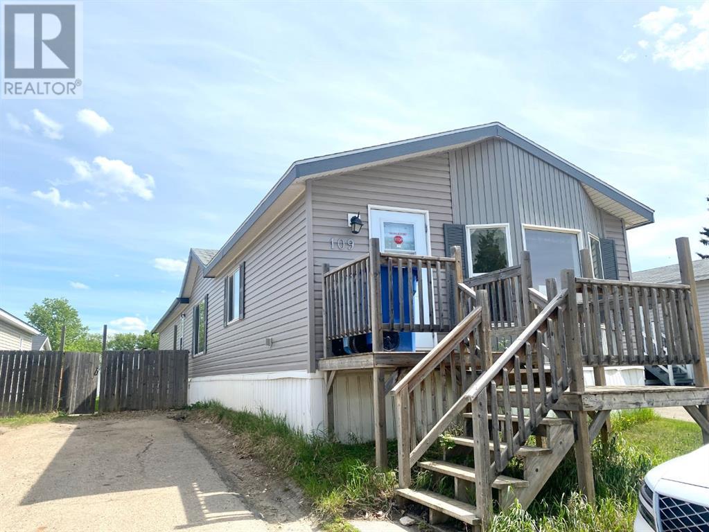 109 Grey Crescent Property Photo 1