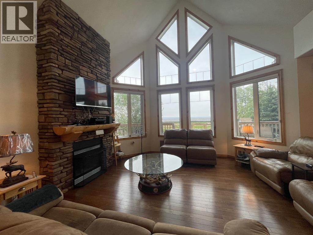 180 162 Peace River Avenue Property Photo 10
