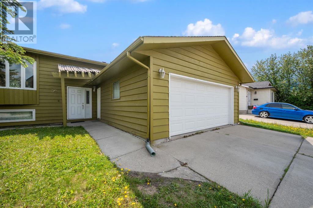 99 Castleglen Crescent Ne Property Photo 1