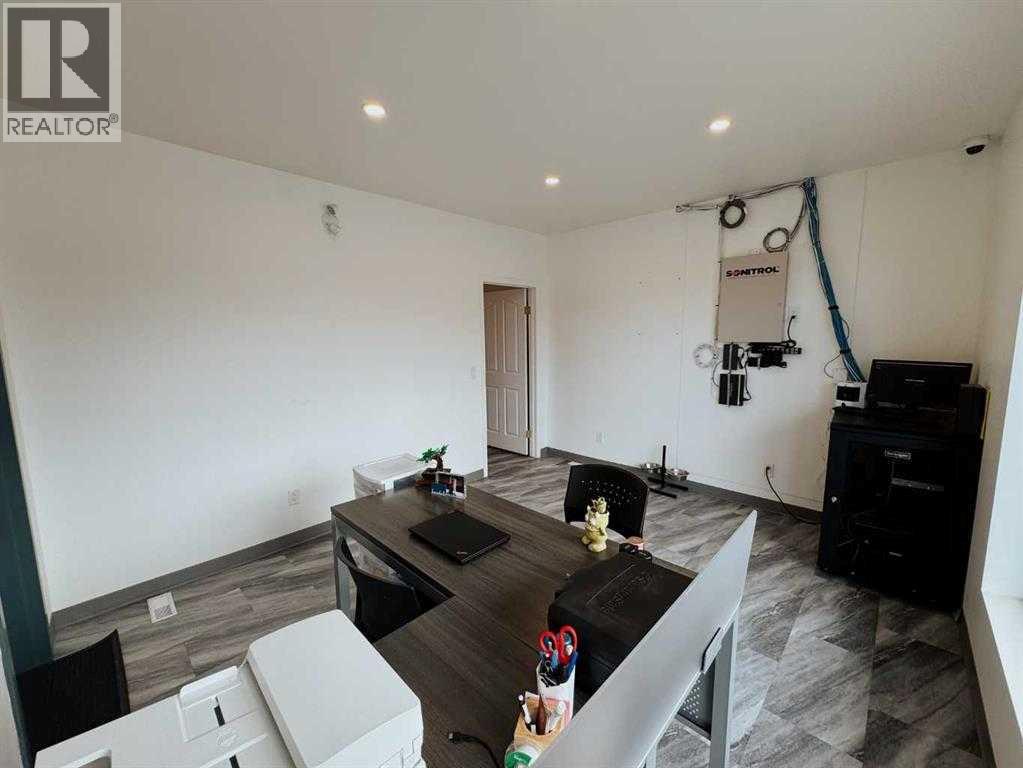 305 Main Avenue W Property Photo 18