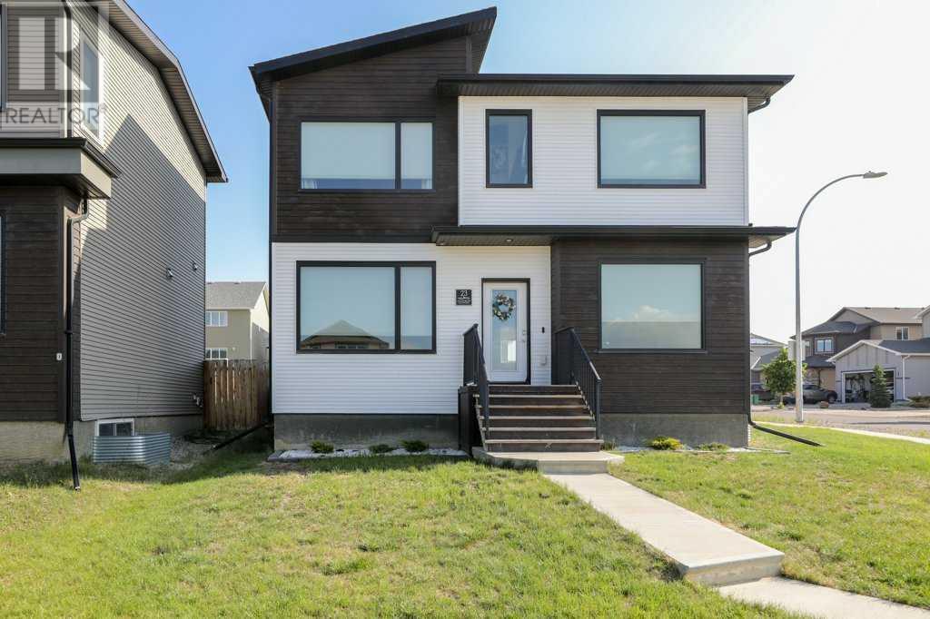 23 Country Meadows Boulevard W Property Photo 1