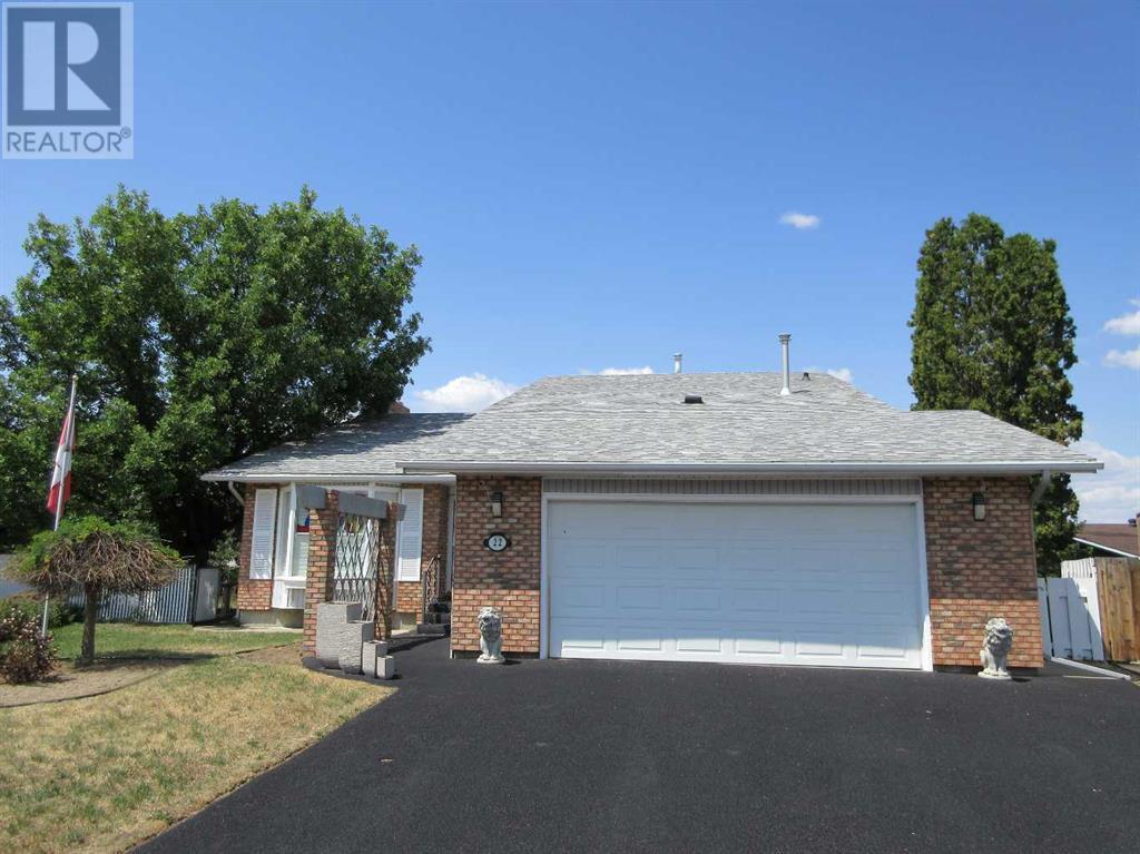22 Iris Court SE