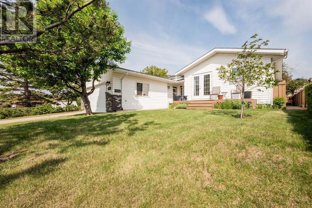 11826 96 Street Property Photo 1