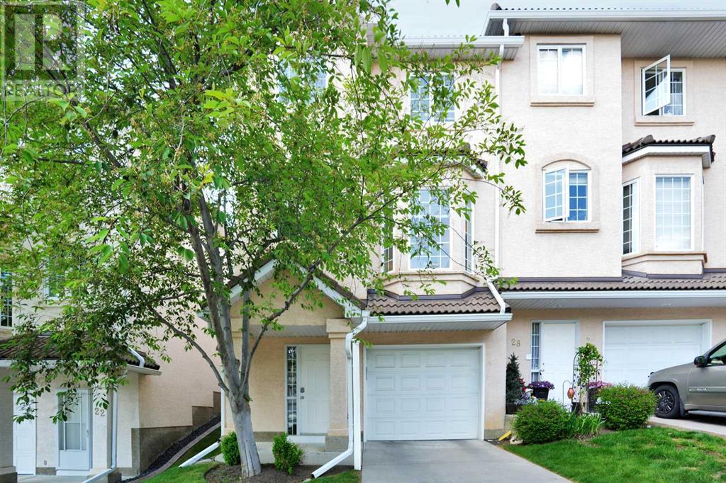 26 Hamptons Link Nw Property Photo 1