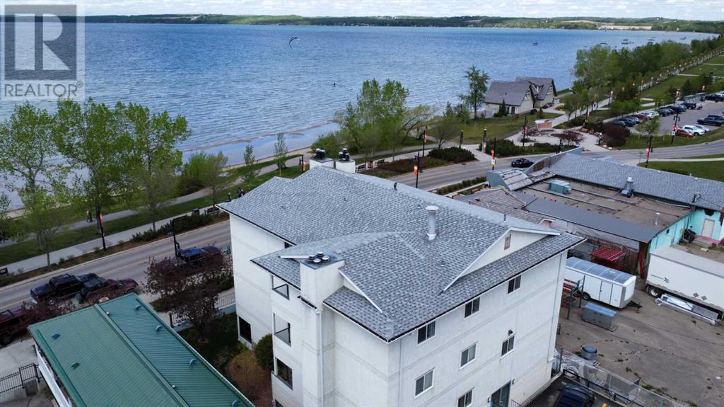 4, 4415 Lakeshore Drive Property Photo 1