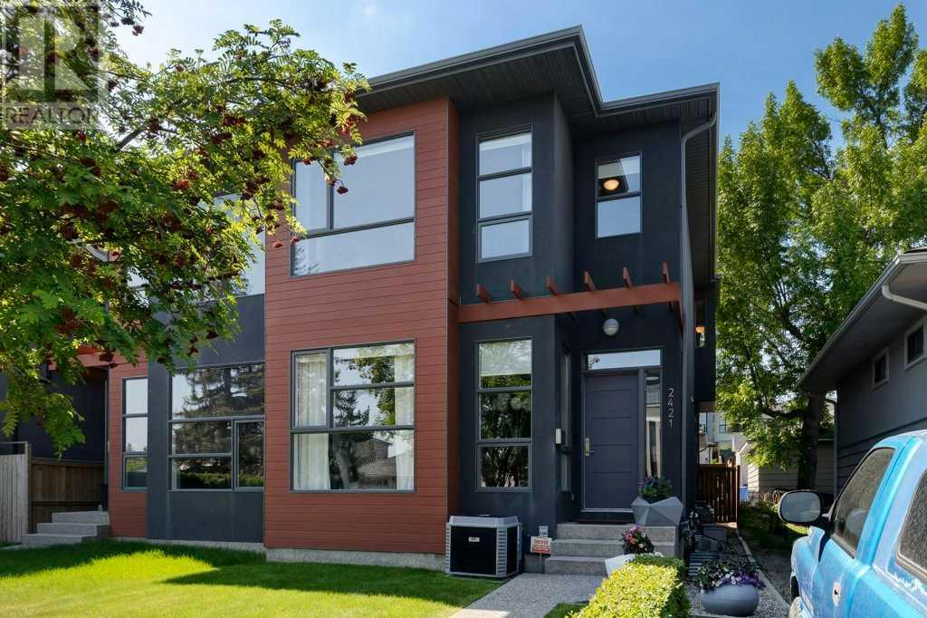 2421 29 Avenue SW Property Photo 1
